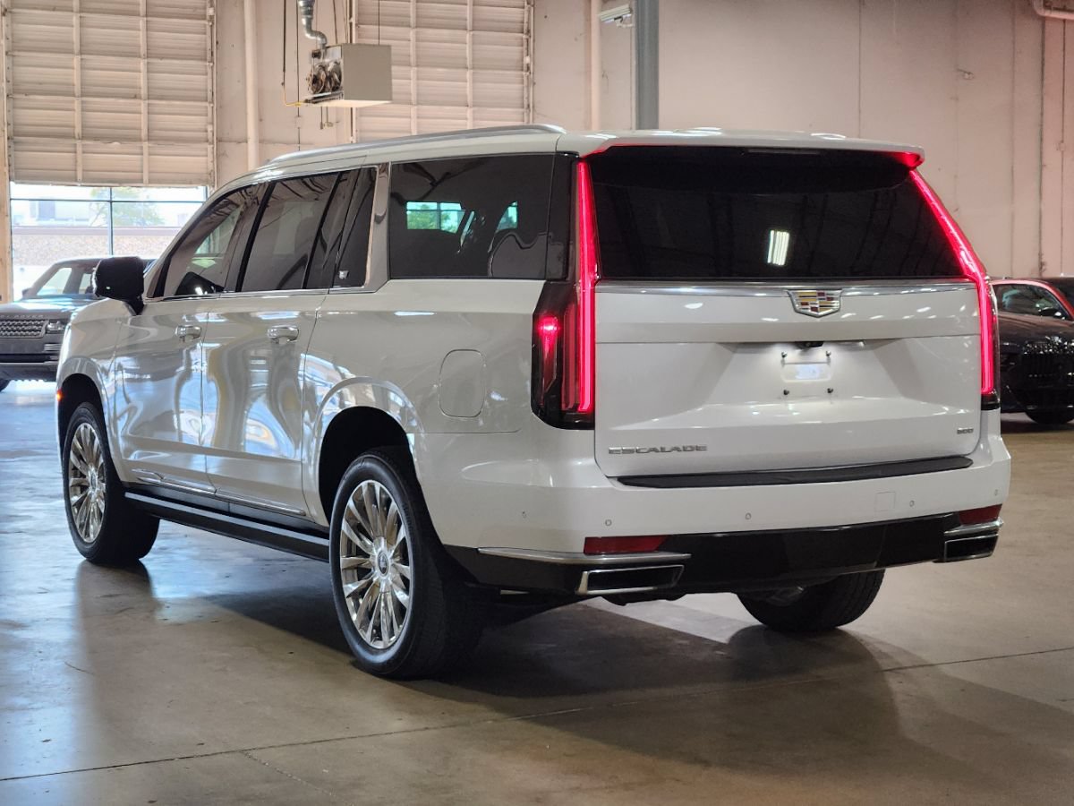 Used 2022 Cadillac Escalade ESV Premium Luxury w/ Performance Package AWD/4WD image 9