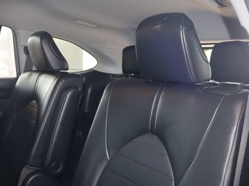 Used 2022 Toyota Highlander XLE FWD image 36
