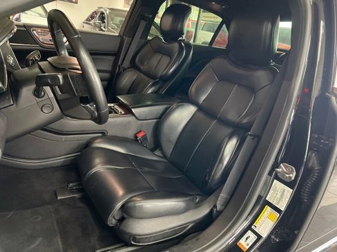 Used 2017 Lincoln Continental Premiere image 10