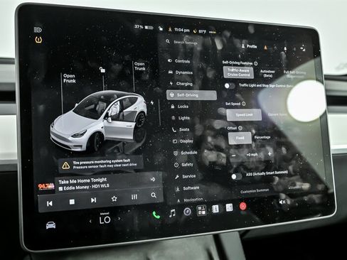 Used 2023 Tesla Model Y Long Range AWD/4WD image 28