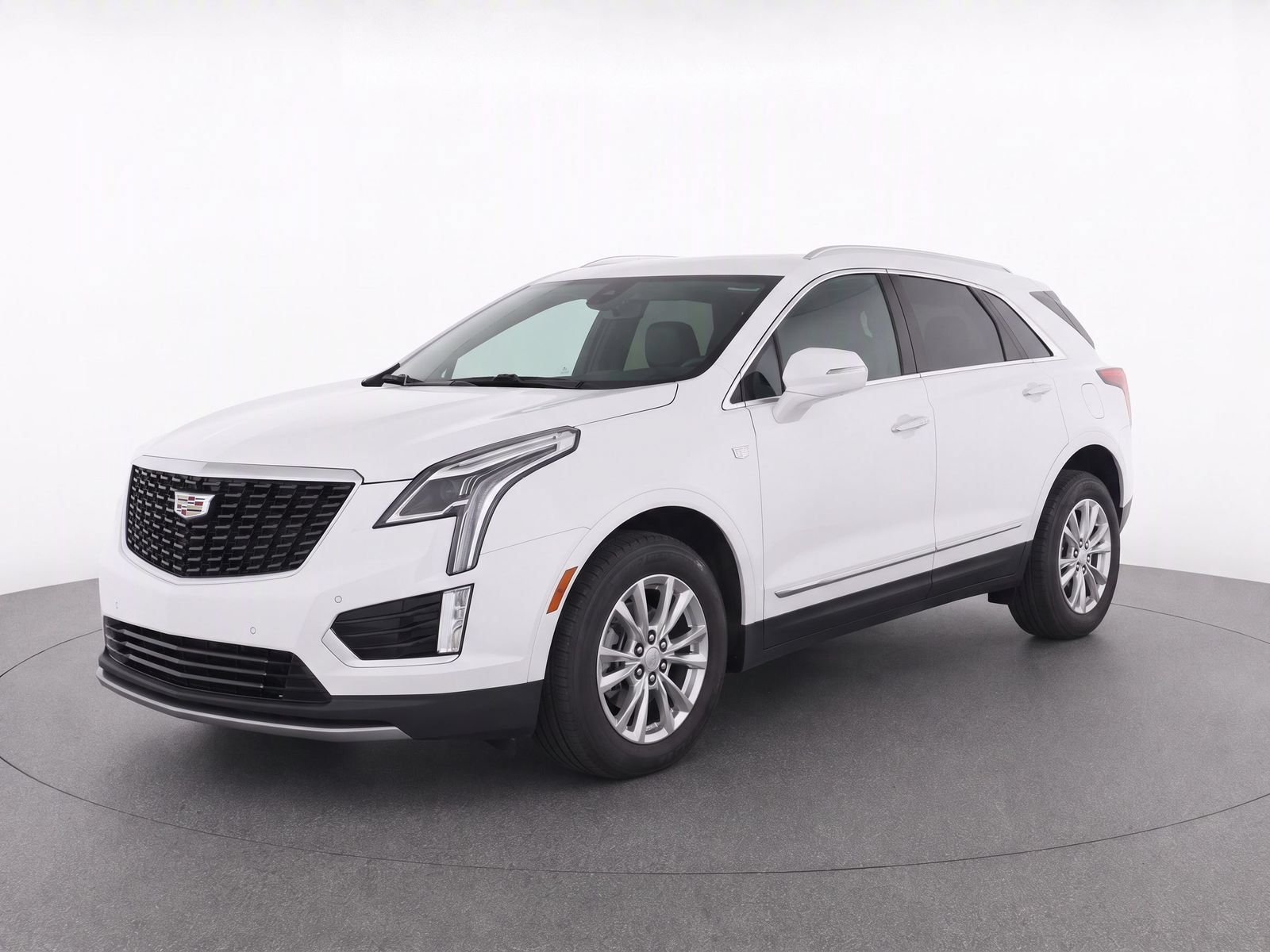 Used 2023 Cadillac XT5 Luxury FWD image 2