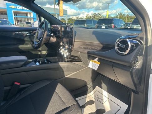 New 2026 Chevrolet Blazer EV LT image 33