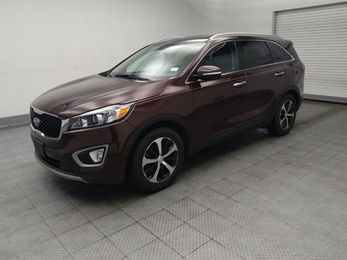 Used 2018 Kia Sorento EX image 2