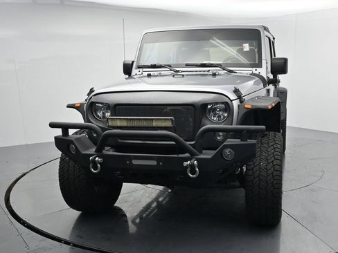 Used 2018 Jeep Wrangler Unlimited Sport AWD/4WD image 3