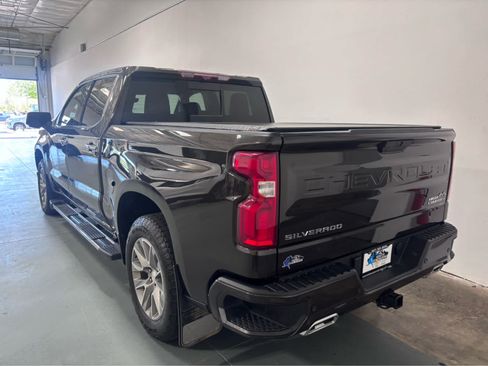 Used 2021 Chevrolet Silverado 1500 High Country w/ Technology Package AWD/4WD image 3