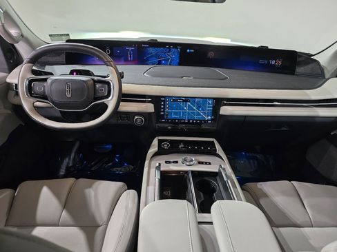 New 2025 Lincoln Navigator Reserve image 37