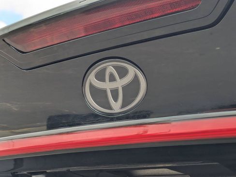 Used 2025 Toyota Prius LE FWD image 29