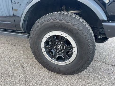 Used 2022 Ford Bronco Badlands image 12