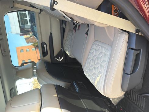 Used 2025 Nissan Armada Platinum image 57