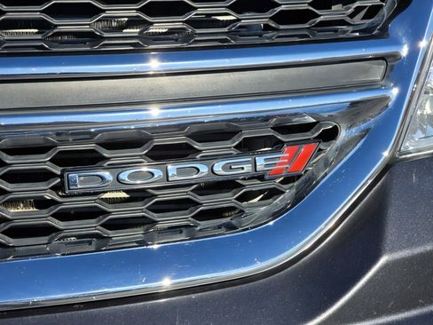 Used 2019 Dodge Journey SE image 23