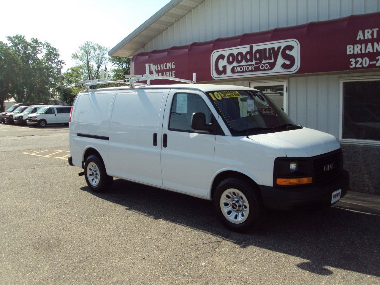 Used 2010 GMC Savana 1500 AWD image 2