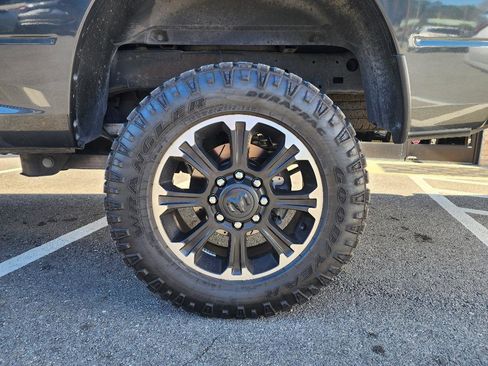 Used 2017 RAM 2500 SLT image 3