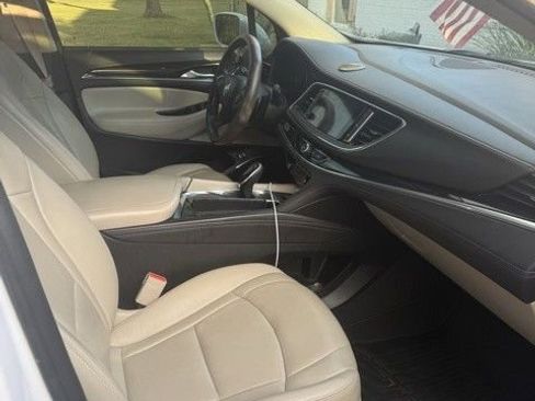 Used 2020 Buick Enclave Premium w/ Sun and Sites Package image 5