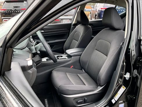 Used 2025 Nissan Altima 2.5 SV image 7