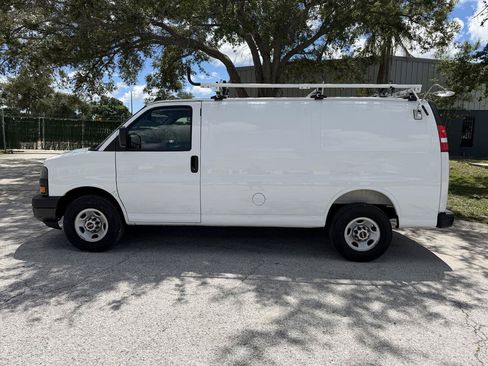 Used 2025 GMC Savana 3500 RWD image 7