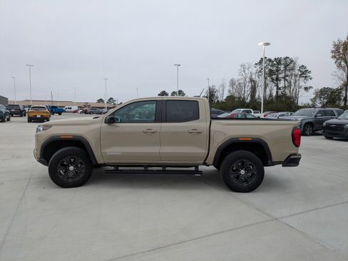 Used 2024 GMC Canyon Elevation w/ Elevation Premium Package image 4