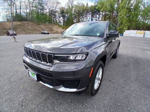 Certified 2025 Jeep Grand Cherokee L Laredo w/ Luxury Tech Group I AWD/4WD image 7