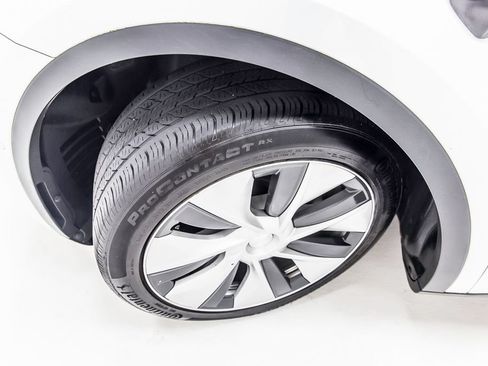 Used 2021 Tesla Model Y 2WD image 13