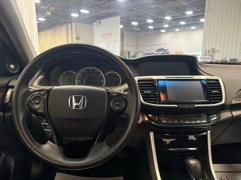 Used 2017 Honda Accord EX-L image 4