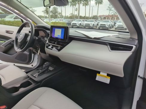 New 2026 Toyota Corolla Cross L image 27