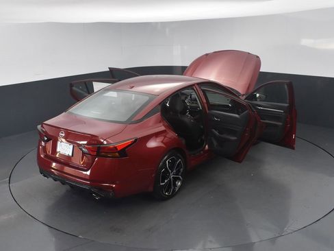 New 2025 Nissan Altima 2.5 SR image 25