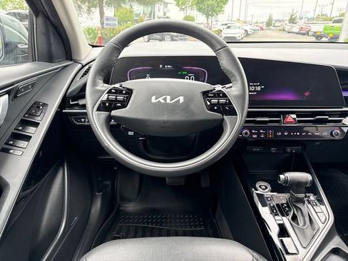 Used 2023 Kia Niro FWD image 17