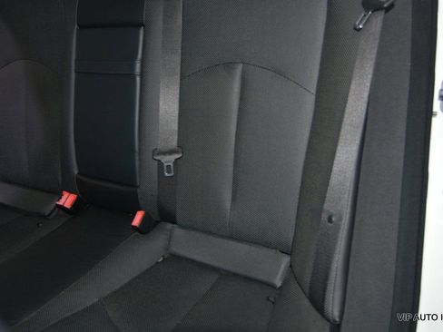Used 2009 Mercedes-Benz E 550 Sedan image 24