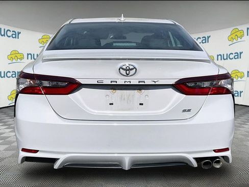 Used 2024 Toyota Camry SE FWD image 3