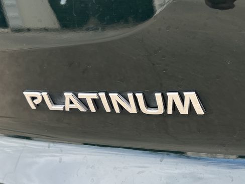 Used 2024 Nissan Pathfinder Platinum image 13