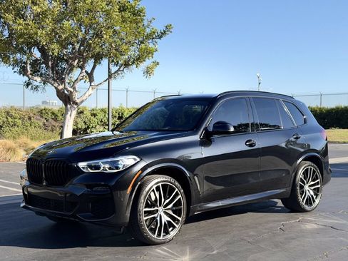 Used 2021 BMW X5 M50i w/ Executive Package AWD/4WD image 2