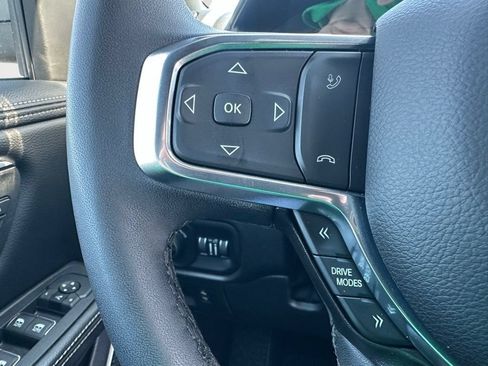 Used 2025 RAM 1500 Laramie AWD/4WD image 36