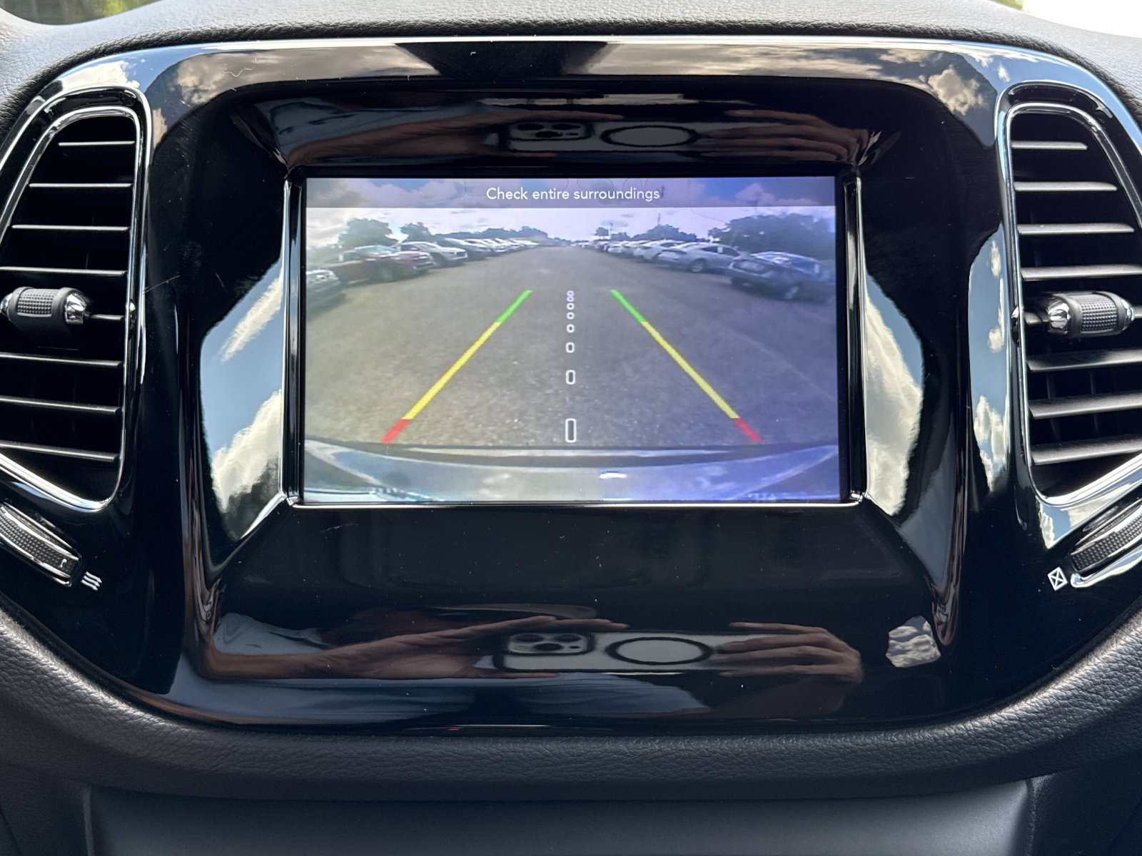 Used 2019 Jeep Compass Latitude FWD image 22