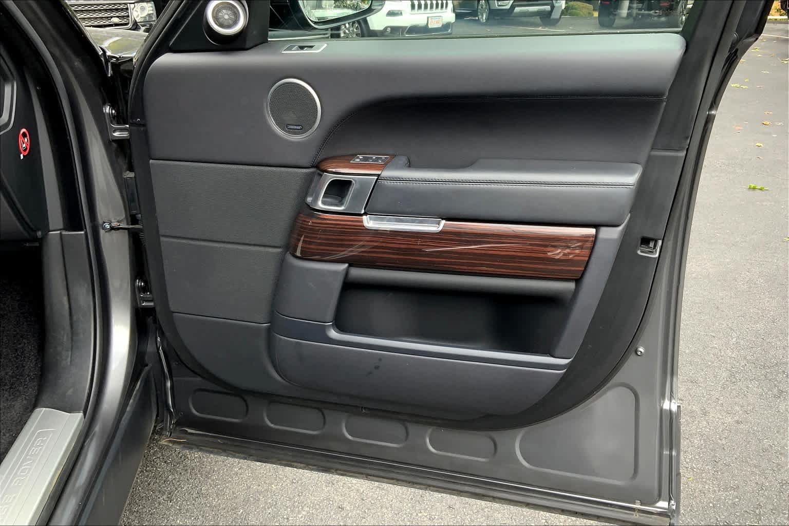 Used 2017 Land Rover Range Rover Supercharged AWD/4WD image 22