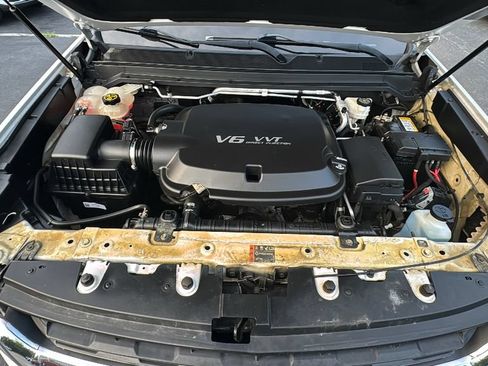 Used 2020 Chevrolet Colorado LT AWD/4WD image 30