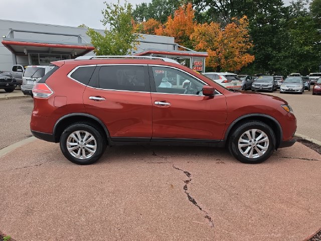 Used 2016 Nissan Rogue SV AWD/4WD image 6