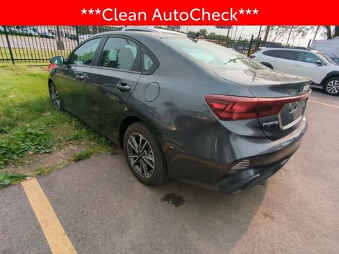 Used 2022 Kia Forte LXS w/ LXS Technology Package FWD image 4
