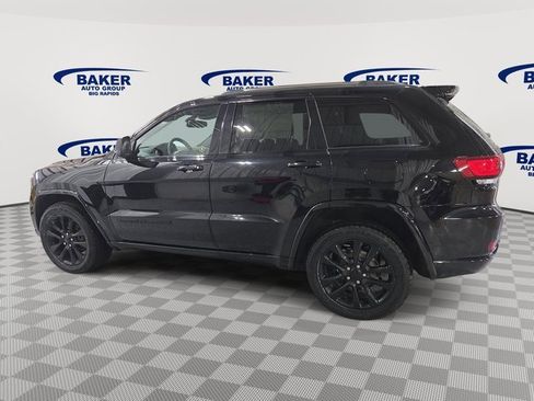 Used 2018 Jeep Grand Cherokee Altitude image 7