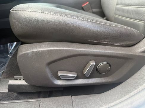 Used 2014 Ford Fusion SE w/ Equipment Group 202A FWD image 11