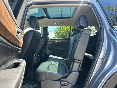 Used 2024 Volkswagen Atlas SE w/ Panoramic Sunroof Package AWD/4WD image 18