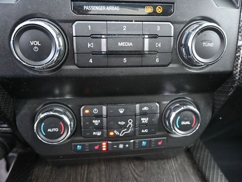 Used 2021 Ford F250 Lariat w/ Lariat Ultimate Package AWD/4WD image 28