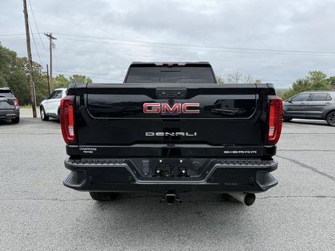 Used 2022 GMC Sierra 2500 Denali w/ Denali Black Diamond Edition AWD/4WD image 5