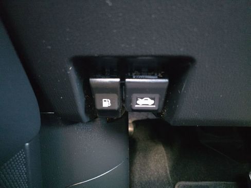 Used 2017 MAZDA CX-5 Touring image 40