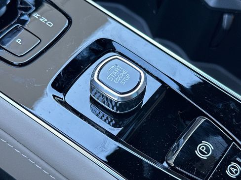 New 2026 Volvo XC90 B6 Plus image 21