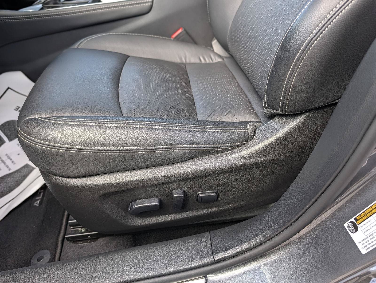 Used 2024 Nissan Altima 2.5 SL AWD/4WD image 36