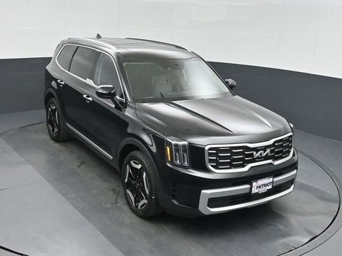 Used 2025 Kia Telluride S FWD image 38