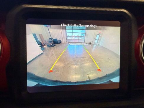 Used 2022 Jeep Wrangler Unlimited Rubicon w/ LED Lighting Group AWD/4WD image 31