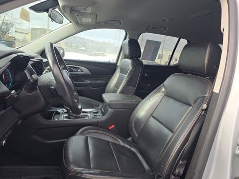 Used 2021 Chevrolet Traverse LT w/ LPO, Blackout Package image 23