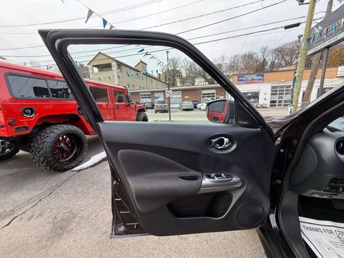 Used 2016 Nissan Juke SV w/ Cold Weather Package image 17
