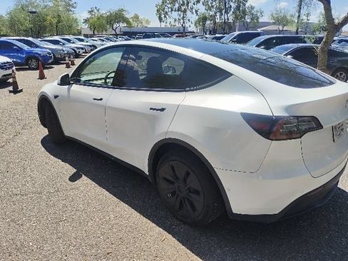 Used 2020 Tesla Model Y Long Range AWD/4WD image 19