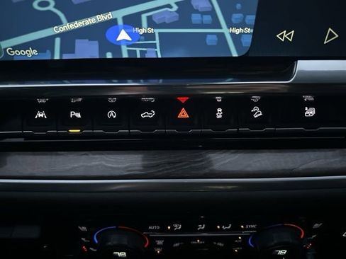 Used 2022 Chevrolet Silverado 1500 LTZ w/ LTZ Premium Package image 35